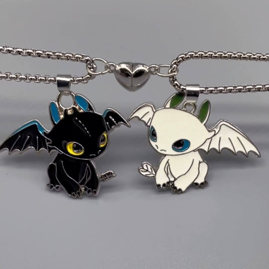ヒックとドラゴン トゥースレス＆ライト・フューリー 親友ネックレスセット