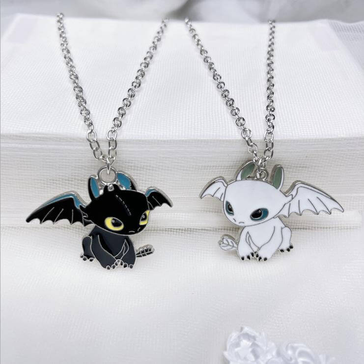 ヒックとドラゴン トゥースレス＆ライト・フューリー 親友ネックレスセット