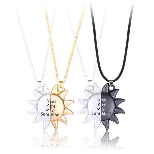 親友へのプレゼントに 「You Are My Sunshine」マグネットネックレス